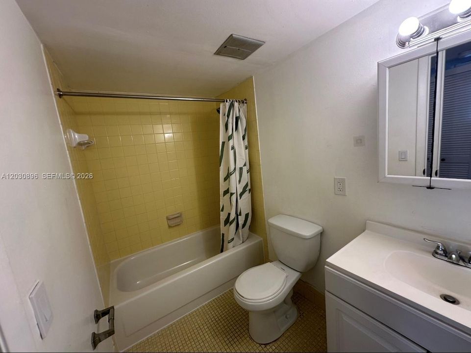 В аренду: $2,400 (2 спален, 2 ванн, 1037 Квадратных фут)