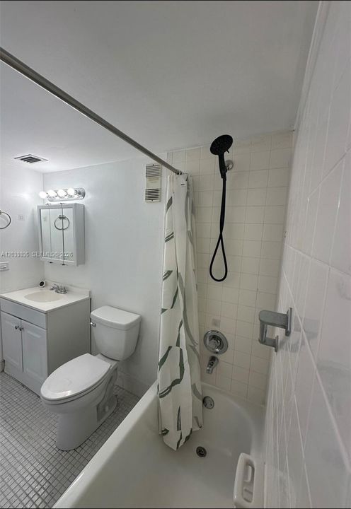 В аренду: $2,400 (2 спален, 2 ванн, 1037 Квадратных фут)