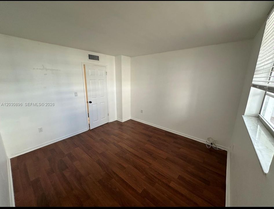 В аренду: $2,400 (2 спален, 2 ванн, 1037 Квадратных фут)