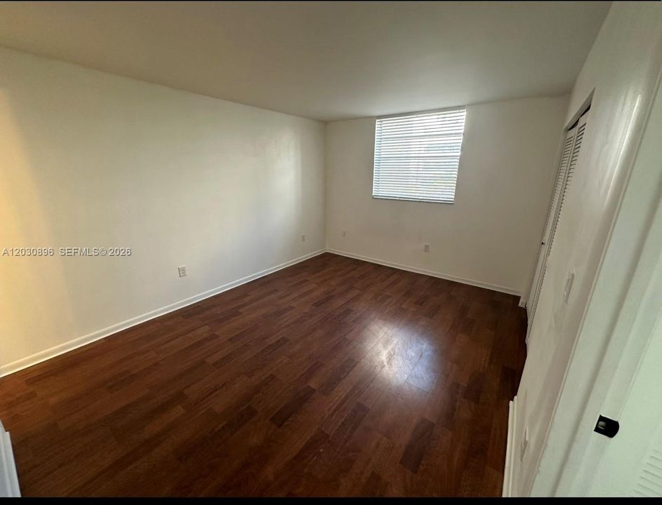 В аренду: $2,400 (2 спален, 2 ванн, 1037 Квадратных фут)