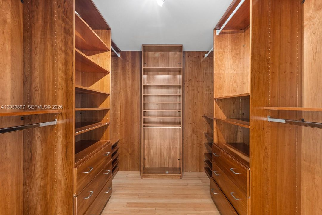 For Rent: $4,300 (2 beds, 2 baths, 1140 Square Feet)