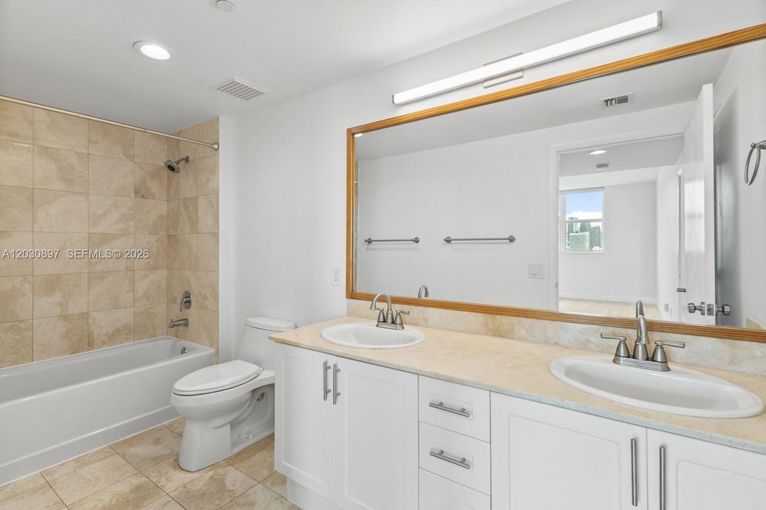 For Rent: $4,300 (2 beds, 2 baths, 1140 Square Feet)