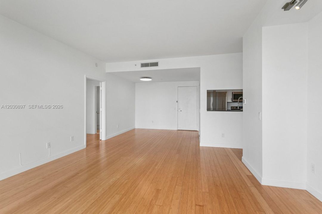 For Rent: $4,300 (2 beds, 2 baths, 1140 Square Feet)