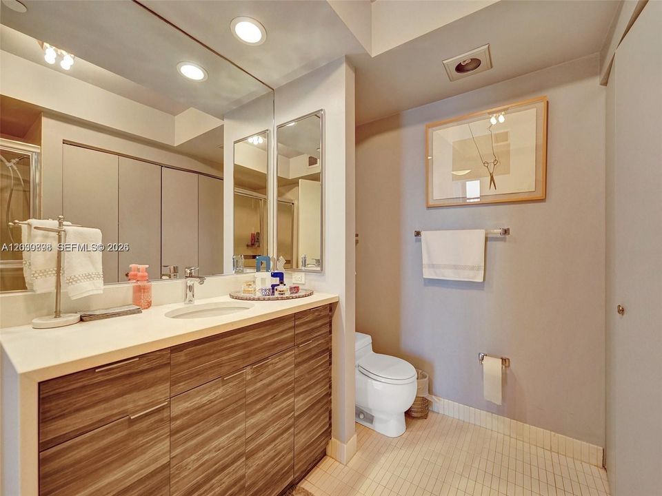 For Sale: $499,000 (2 beds, 2 baths, 1560 Square Feet)