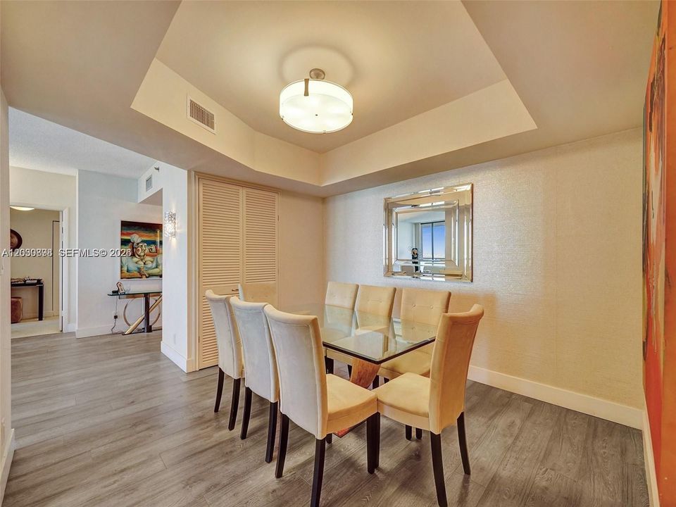 For Sale: $499,000 (2 beds, 2 baths, 1560 Square Feet)