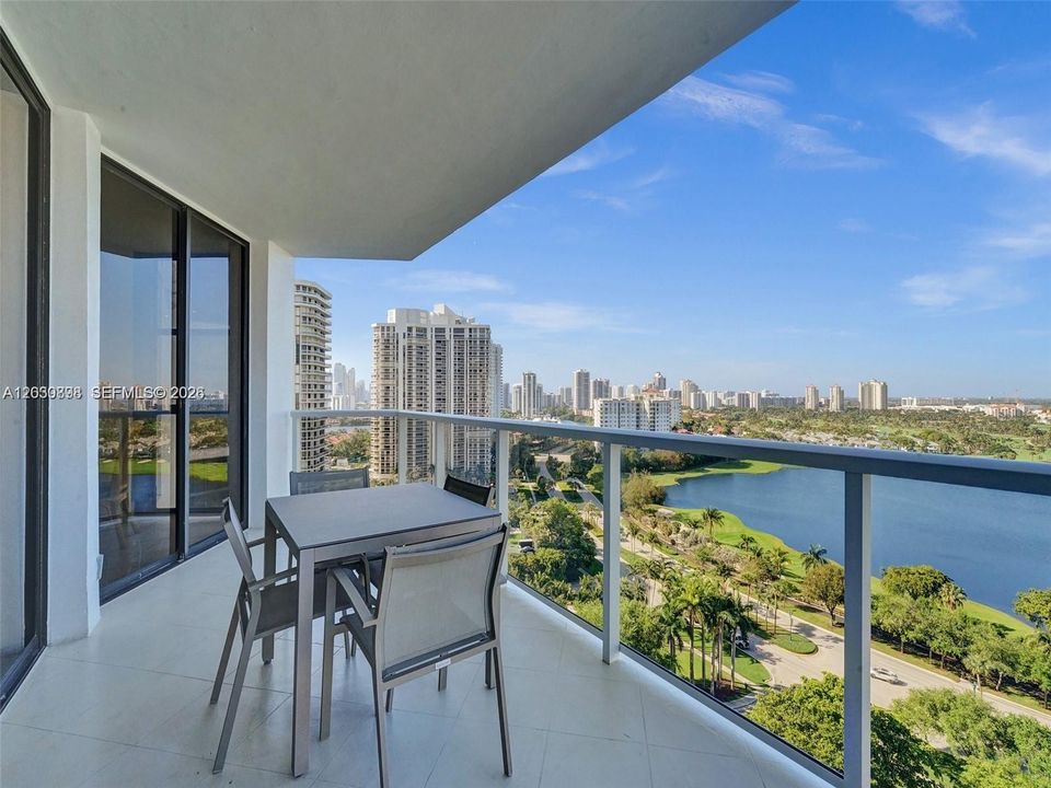 For Sale: $499,000 (2 beds, 2 baths, 1560 Square Feet)