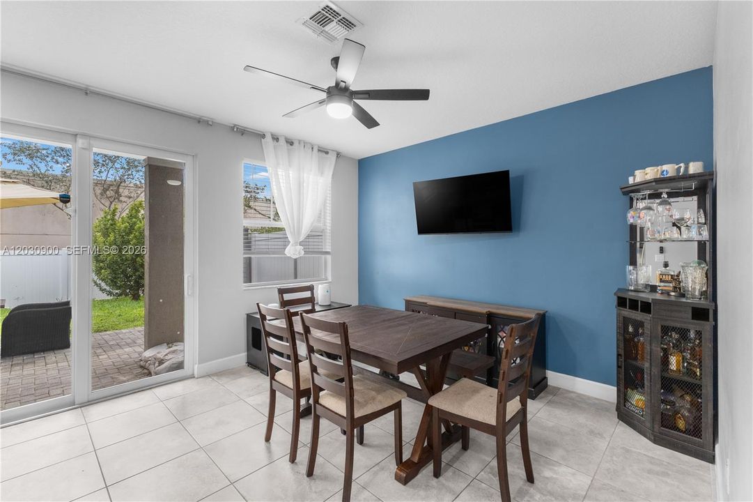For Sale: $525,000 (3 beds, 2 baths, 1642 Square Feet)