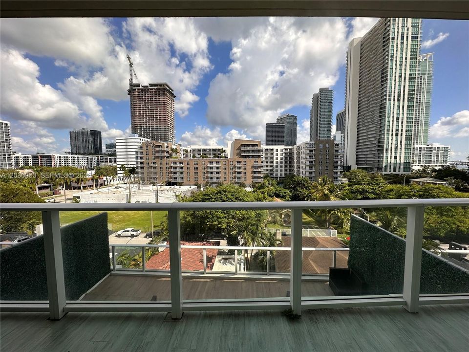 For Sale: $445,000 (2 beds, 2 baths, 821 Square Feet)