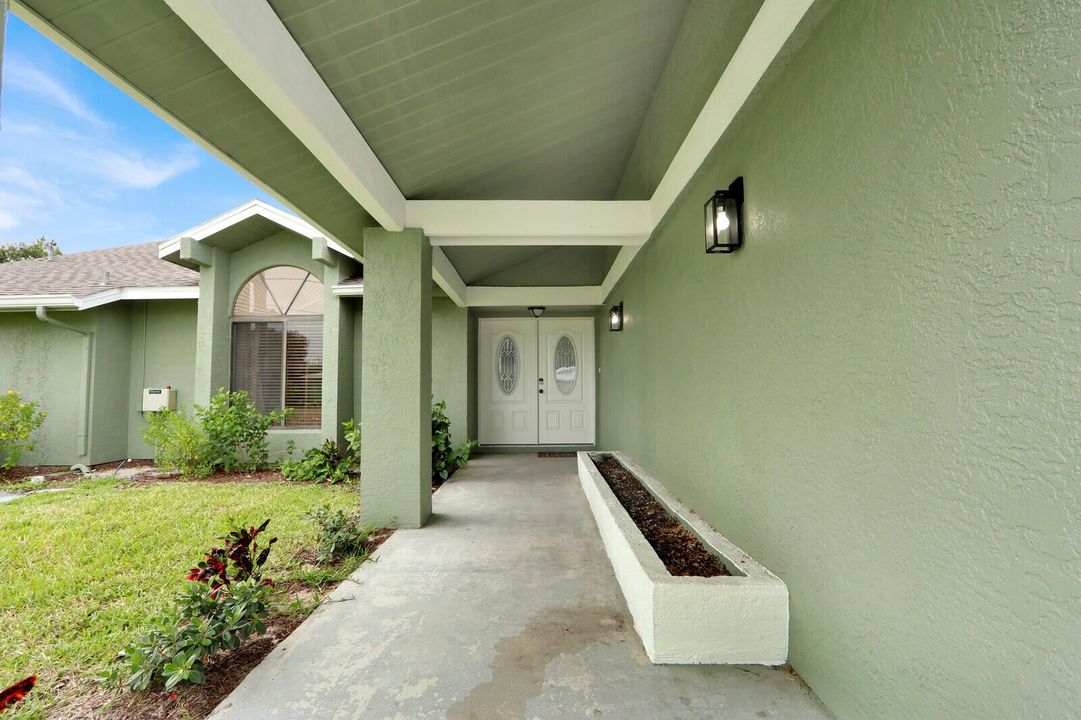 1Front Portch
