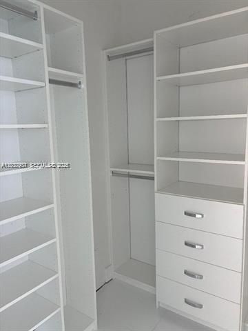 В аренду: $16,900 (4 спален, 4 ванн, 2485 Квадратных фут)