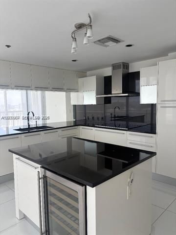 В аренду: $16,900 (4 спален, 4 ванн, 2485 Квадратных фут)
