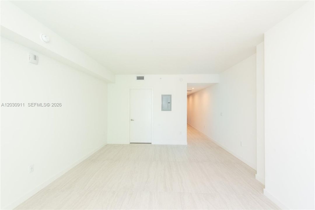 В аренду: $3,500 (0 спален, 1 ванн, 519 Квадратных фут)
