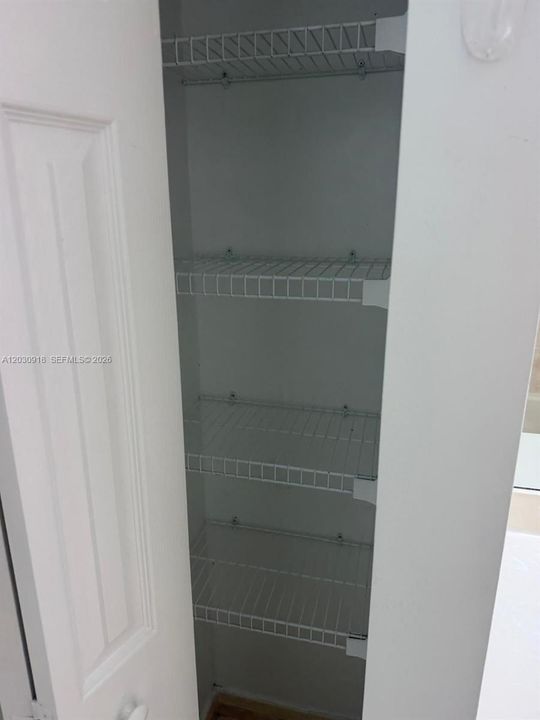 В аренду: $1,950 (2 спален, 2 ванн, 1048 Квадратных фут)