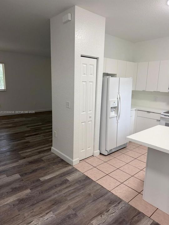 В аренду: $1,950 (2 спален, 2 ванн, 1048 Квадратных фут)