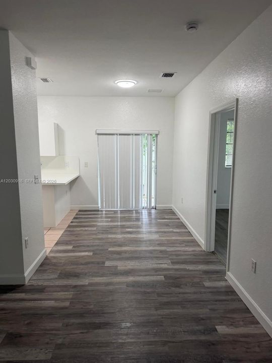 В аренду: $1,950 (2 спален, 2 ванн, 1048 Квадратных фут)