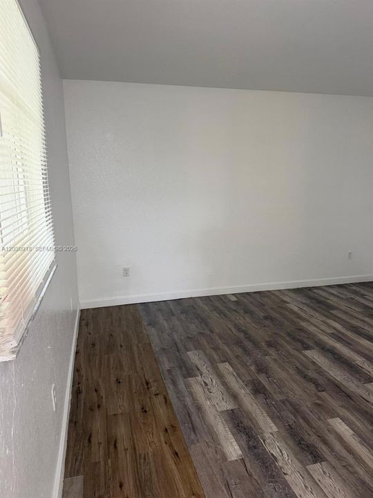 В аренду: $1,950 (2 спален, 2 ванн, 1048 Квадратных фут)