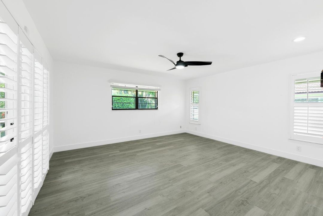 19.PrimaryBedroom1