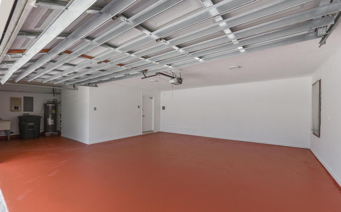 35.Garage
