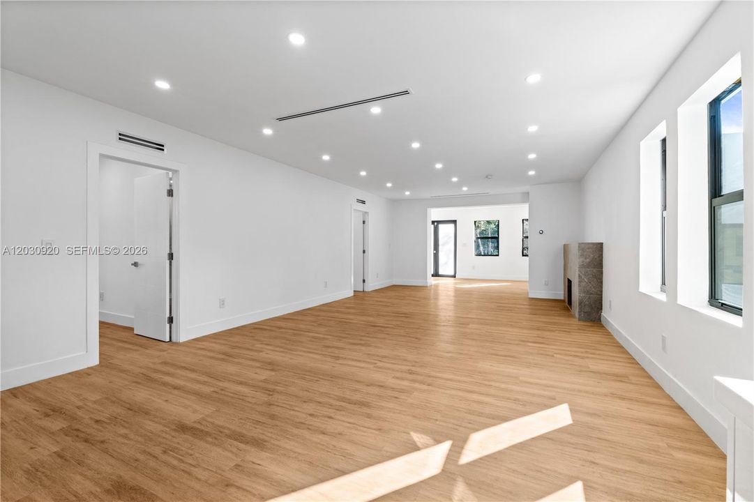 For Rent: $7,500 (4 beds, 3 baths, 2460 Square Feet)