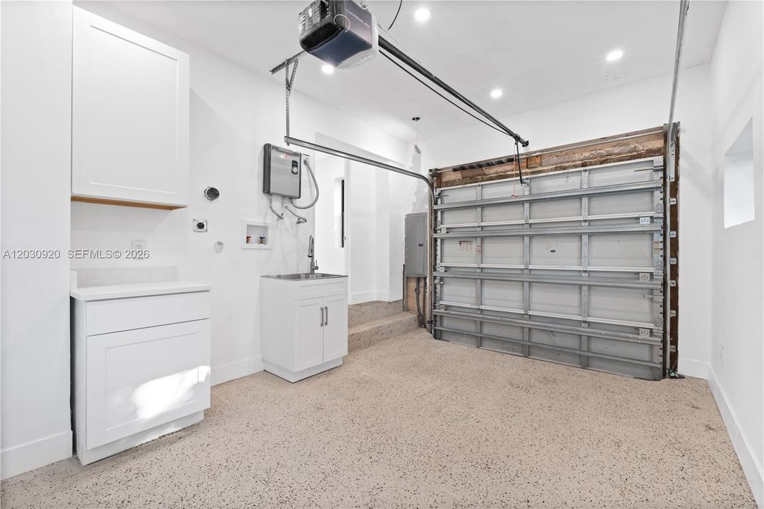 For Rent: $7,500 (4 beds, 3 baths, 2460 Square Feet)