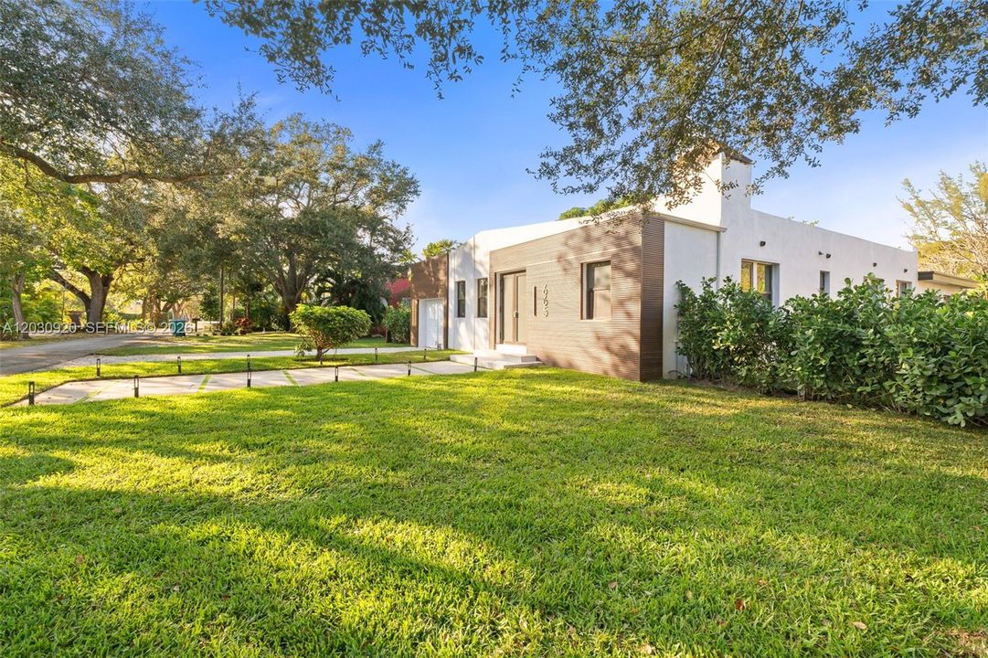 For Rent: $7,500 (4 beds, 3 baths, 2460 Square Feet)