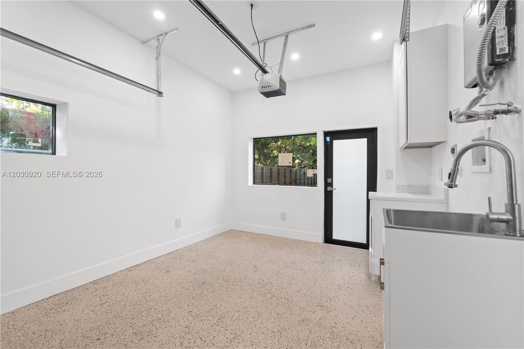 For Rent: $7,500 (4 beds, 3 baths, 2460 Square Feet)