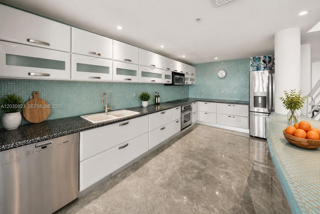 For Sale: $1,445,000 (3 beds, 2 baths, 1768 Square Feet)
