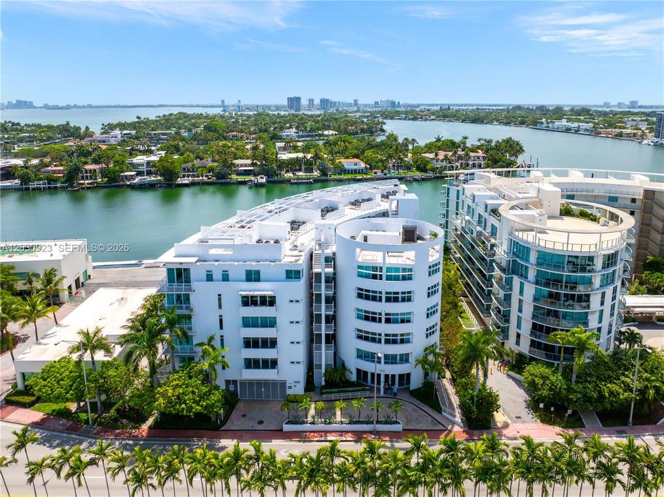 For Sale: $1,445,000 (3 beds, 2 baths, 1768 Square Feet)