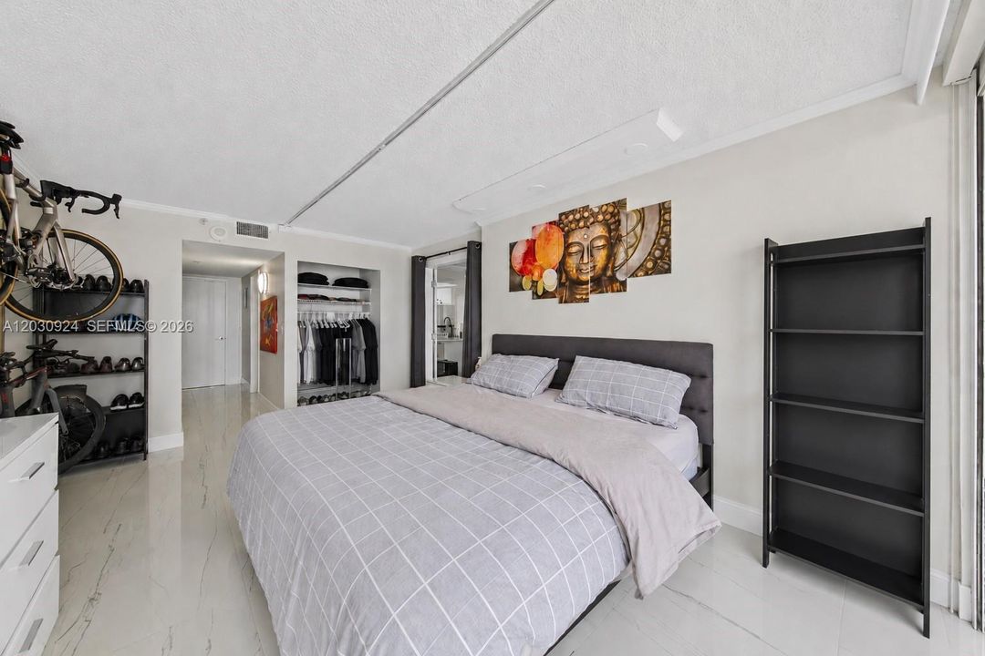 На продажу: $395,000 (2 спален, 2 ванн, 1030 Квадратных фут)