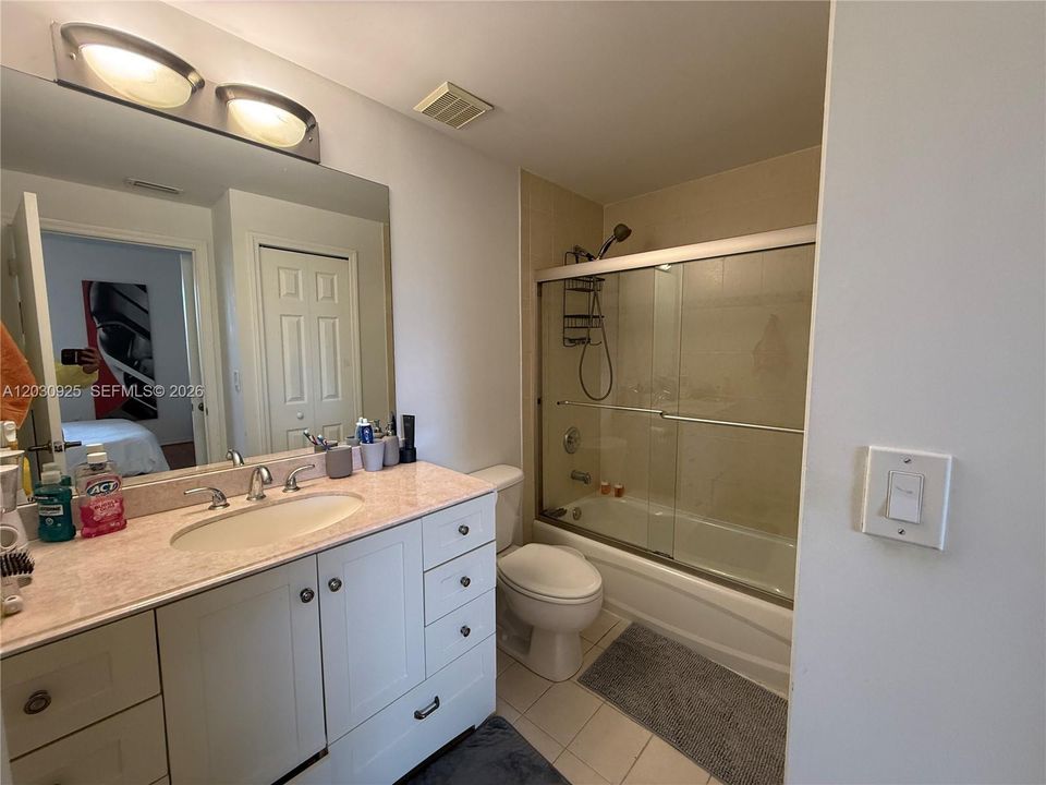 For Rent: $2,600 (2 beds, 2 baths, 1115 Square Feet)