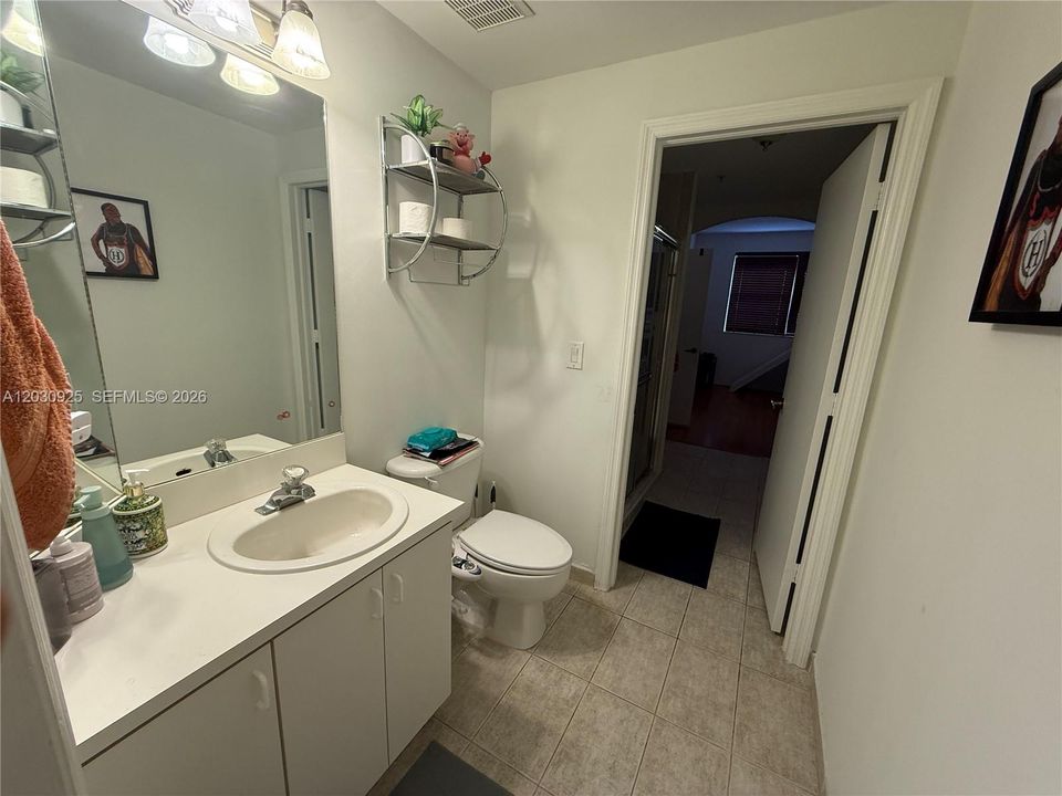 For Rent: $2,600 (2 beds, 2 baths, 1115 Square Feet)