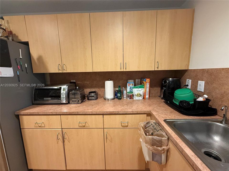 For Rent: $2,600 (2 beds, 2 baths, 1115 Square Feet)