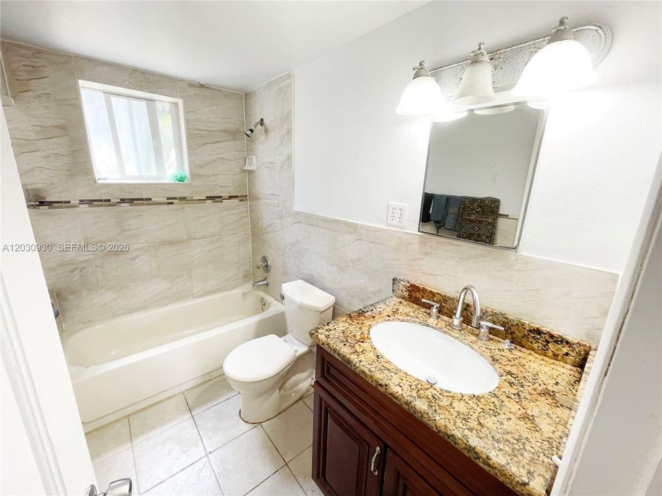 For Sale: $120,000 (2 beds, 1 baths, 734 Square Feet)