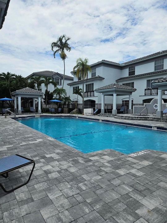 Pool with Jacuzzi