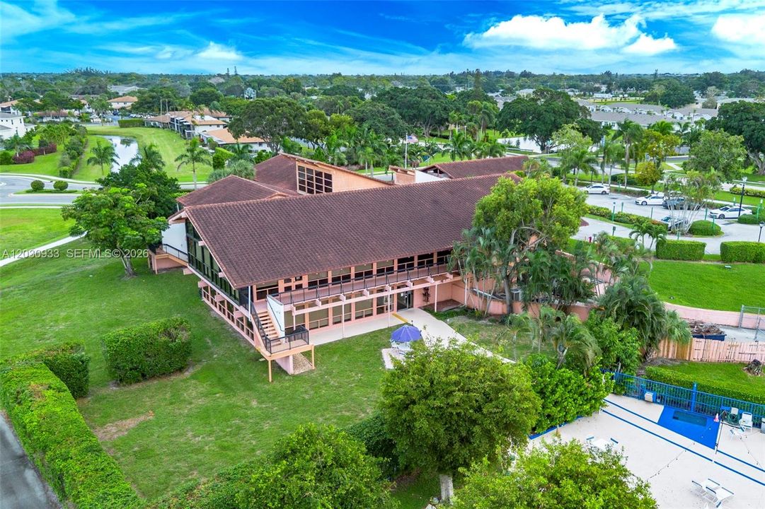 Active With Contract: $1,700 (2 beds, 2 baths, 1198 Square Feet)
