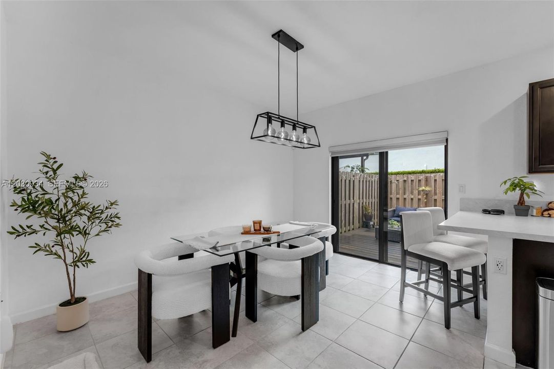 En Renta: $2,950 (3 camas, 2 baños, 1441 Pies cuadrados)