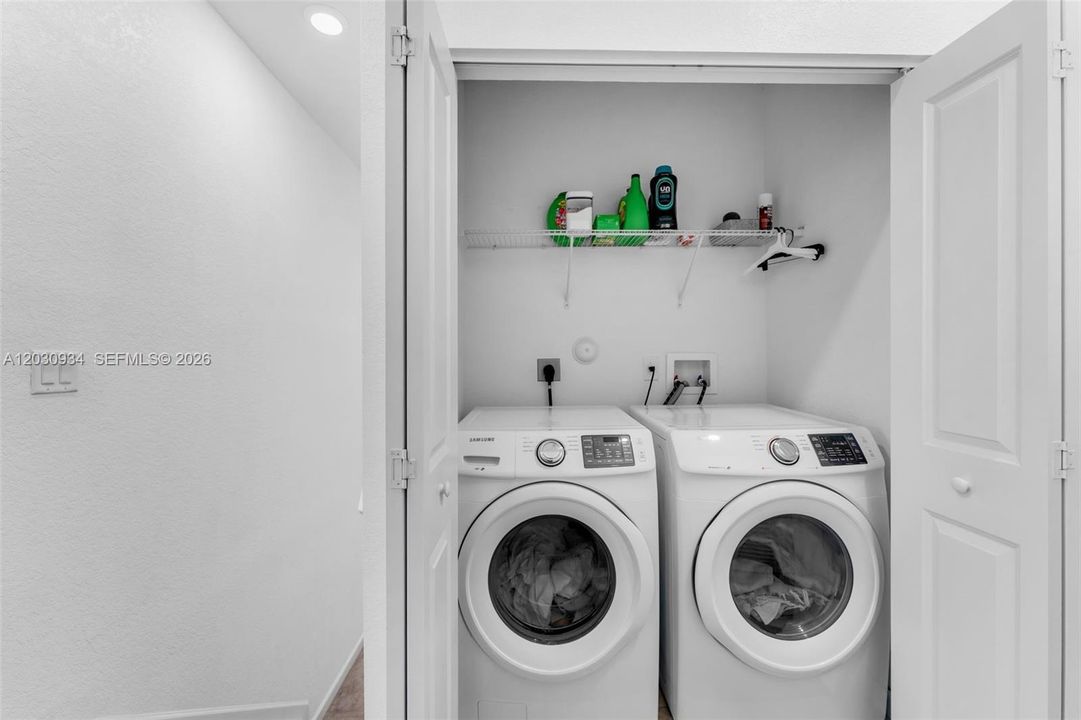 En Renta: $2,950 (3 camas, 2 baños, 1441 Pies cuadrados)