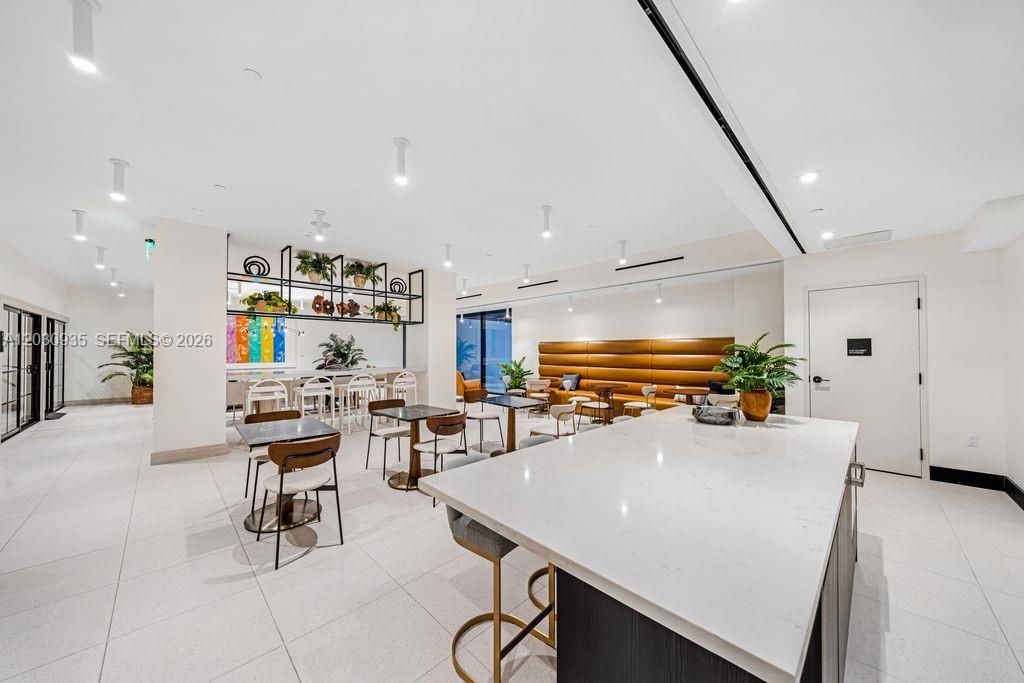 En Venta: $549,900 (1 camas, 1 baños, 530 Pies cuadrados)