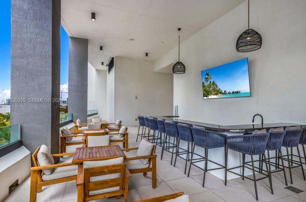 En Venta: $549,900 (1 camas, 1 baños, 530 Pies cuadrados)