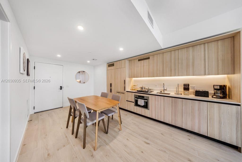 En Venta: $549,900 (1 camas, 1 baños, 530 Pies cuadrados)