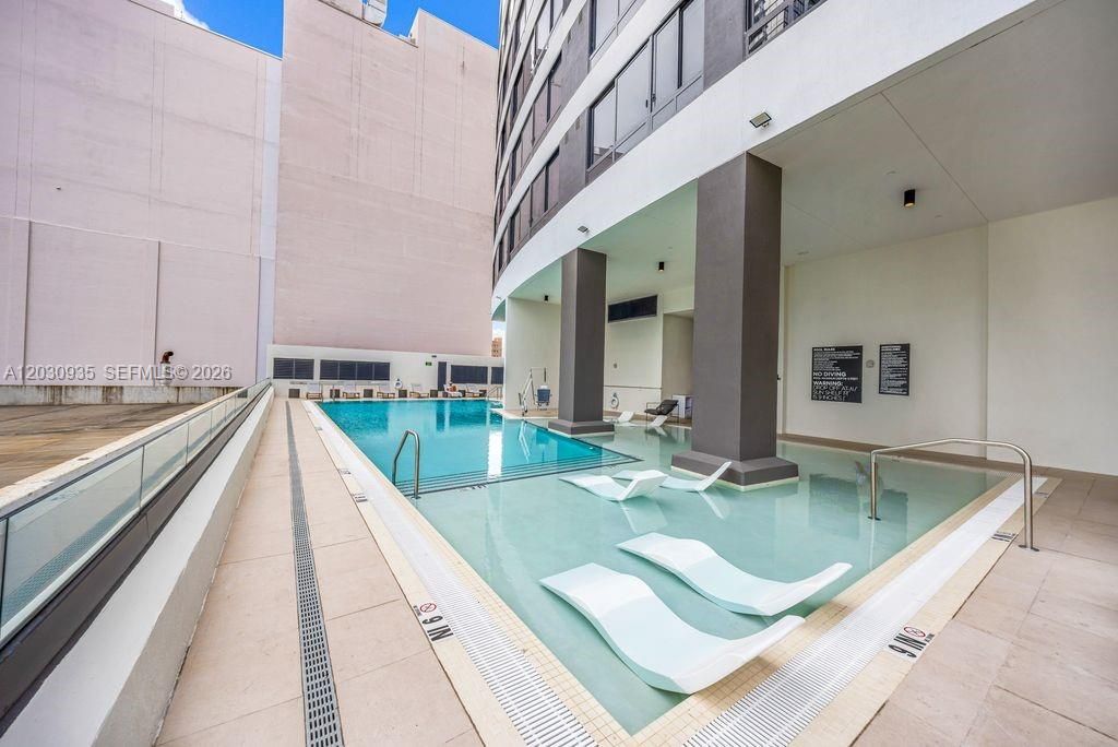 En Venta: $549,900 (1 camas, 1 baños, 530 Pies cuadrados)