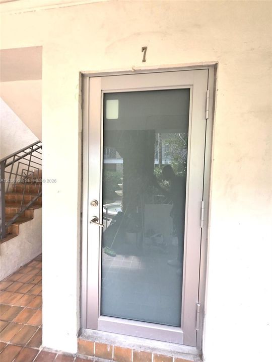 For Sale: $271,000 (2 beds, 1 baths, 726 Square Feet)