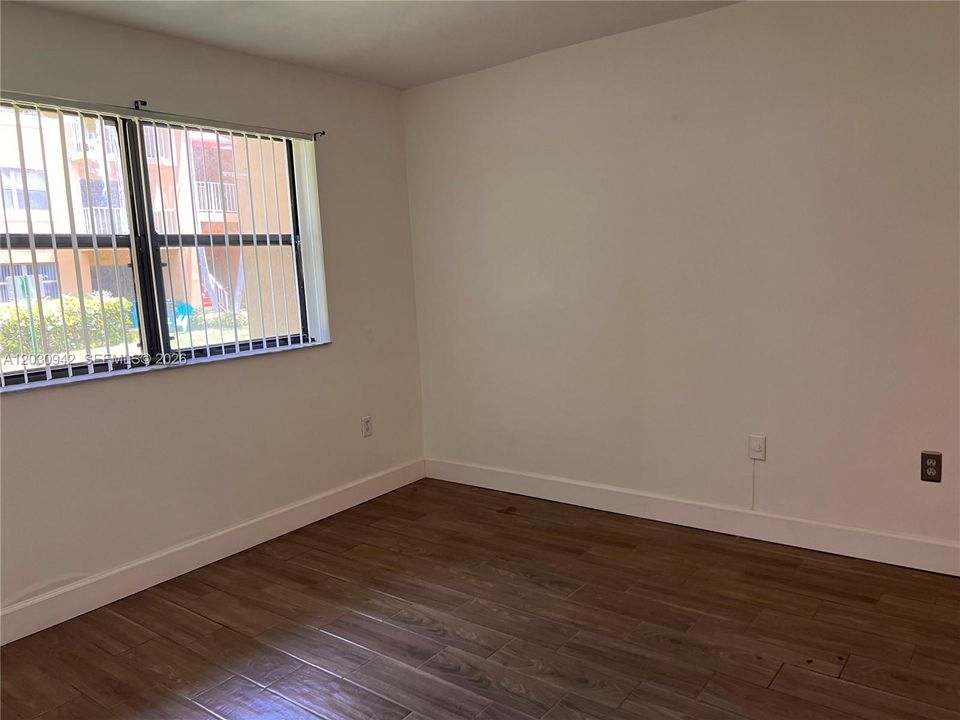 For Rent: $2,500 (3 beds, 2 baths, 1165 Square Feet)