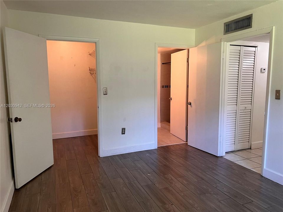 For Rent: $2,500 (3 beds, 2 baths, 1165 Square Feet)
