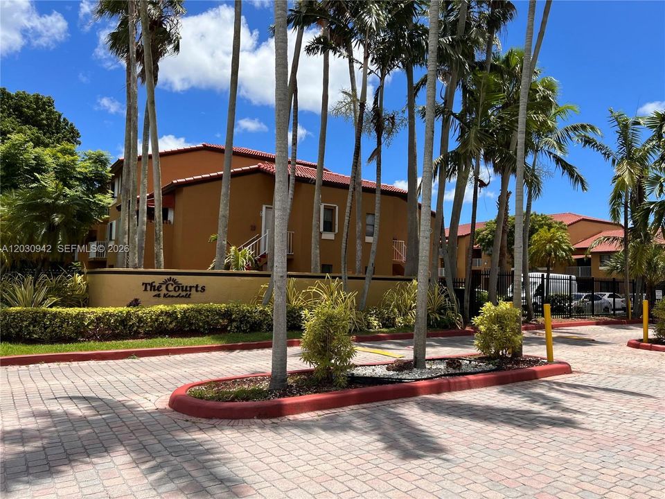 For Rent: $2,500 (3 beds, 2 baths, 1165 Square Feet)