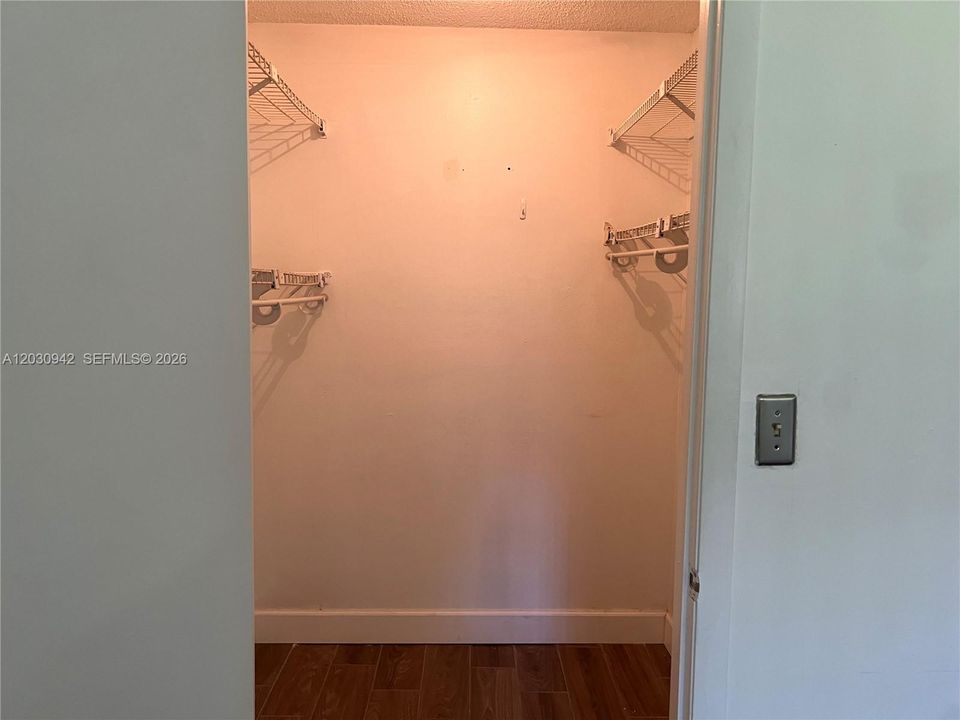 For Rent: $2,500 (3 beds, 2 baths, 1165 Square Feet)