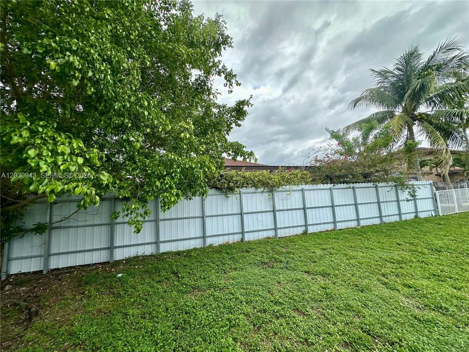 For Sale: $725,000 (3 beds, 2 baths, 1681 Square Feet)