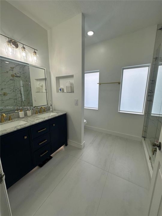 For Sale: $725,000 (3 beds, 2 baths, 1681 Square Feet)