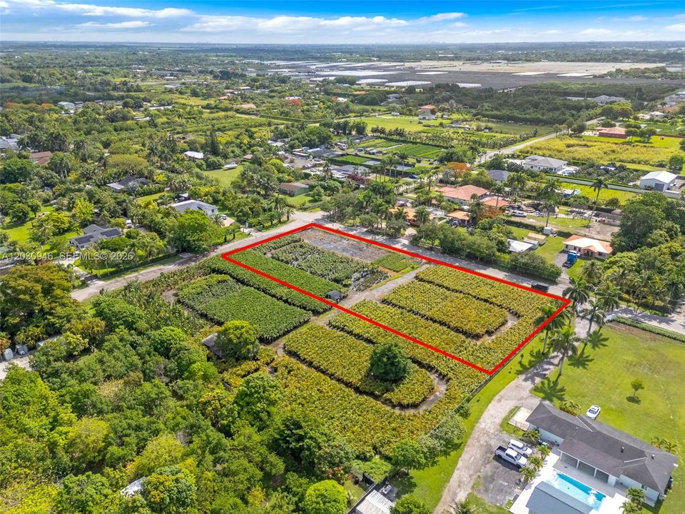 En Venta: $399,000 (1.32 acres)