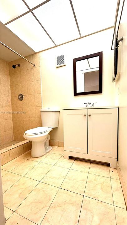 For Rent: $2,250 (2 beds, 2 baths, 965 Square Feet)